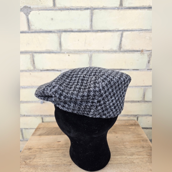 Harris Tweed Flat Cap - Picture 2 of 8